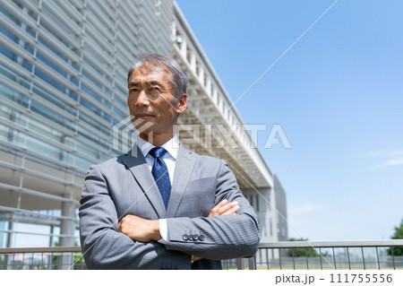 ビジネスマン　シニア男性 111755556