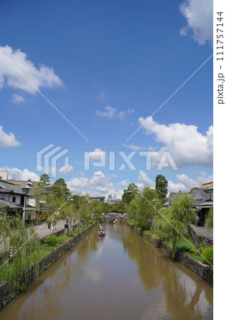 倉敷美観地区（くらしき、Kurashiki）日本の岡山県倉敷市にある町並保存地区・観光地区。 111757144