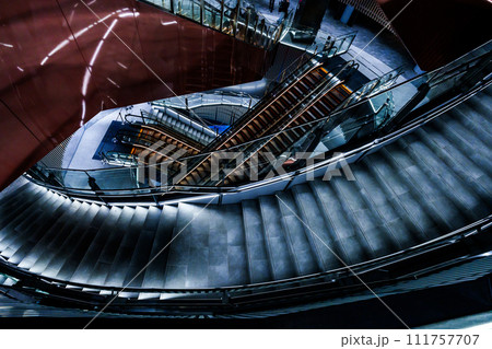 渋谷サクラステージ　エスカレーター 111757707