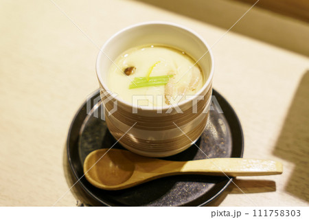 茶碗蒸し 111758303