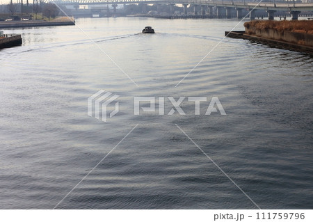 ボートの波紋 ボートの波紋 111759796