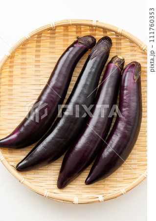 白バックの長なす 111760353