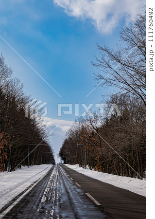 然別湖の冬の風景 然別湖の冬の風景 111760492