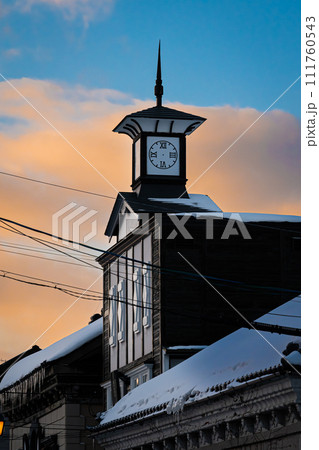 冬の小樽の町並み 冬の小樽の町並み 111760543