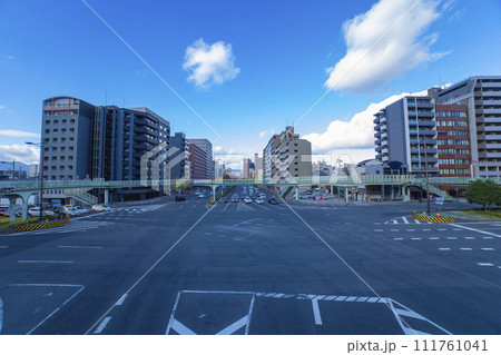 京都市下京区・堀川五条交差点の交通 111761041