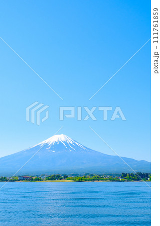 河口湖から望む富士山(5月) 河口湖から望む富士山(5月) 111761859