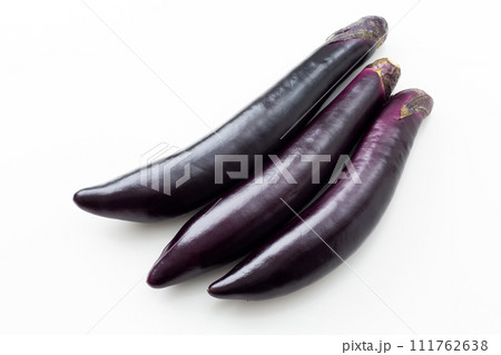 白バックの長なす 白バックの長なす 111762638