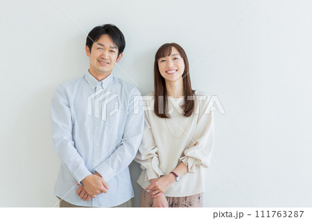 ミドル夫婦 ポートレート ミドル夫婦 ポートレート 111763287
