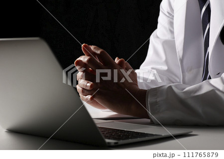 医師の説明 医師の説明 111765879