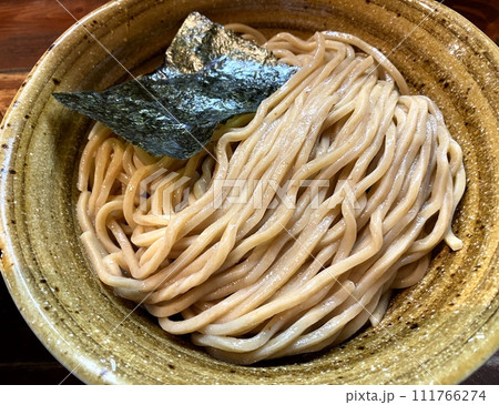 【ラーメン･つけ麺】魚介豚骨･ベジポタスープ/全粒粉の太麺のつけ麺(麺･アップ) 111766274