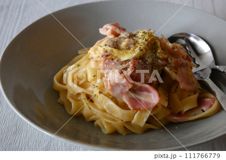 白菜とベーコンのクリームパスタ 111766779