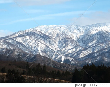 新潟県 冬の二王子岳 新潟県 冬の二王子岳 111766866