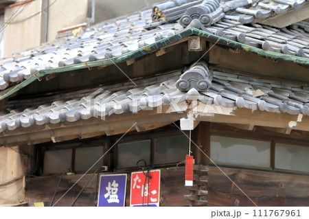 日本の瓦屋根 日本の瓦屋根 111767961