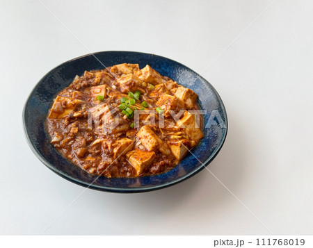 調理された麻婆豆腐 111768019