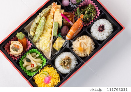 高級弁当　Luxury lunch box 111768031
