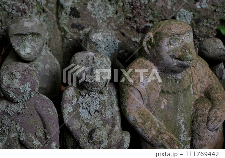 壱岐　男岳神社　石猿群 111769442