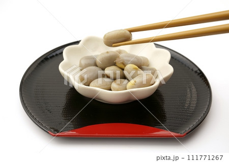 茹でたムクナ豆 111771267