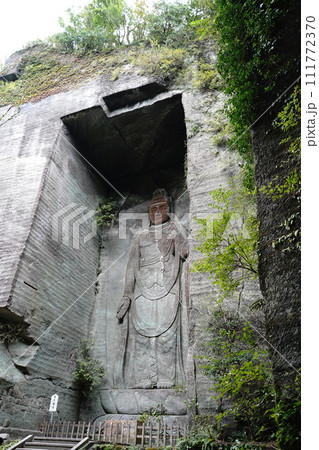 百尺観音。鋸山（のこぎりやま）は日本の千葉県の山。日本寺、地獄のぞきなどがある観光地。 111772370