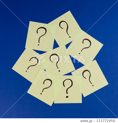 Question marks drawn on sticky notes. Idea, inspiration and creative thinking concept Question marks drawn on sticky notes. Idea, inspiration and creative thinking concept 111772950