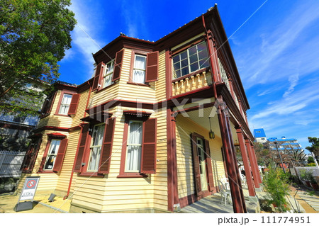 【兵庫県】快晴のラインの館（神戸北野異人館） 111774951