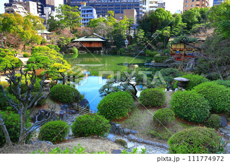 【兵庫県】晴天の相楽園 111774972