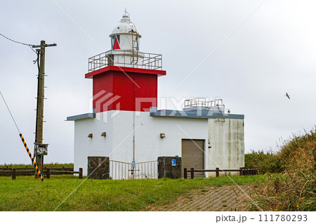 北海道/ 日本の灯台50選 春の花咲灯台 111780293