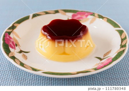 プリン プリン 111780348