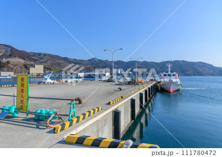 宮城 女川町と出島江島の離島航路 111780472