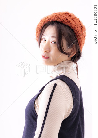 日本人中年女性 111780708