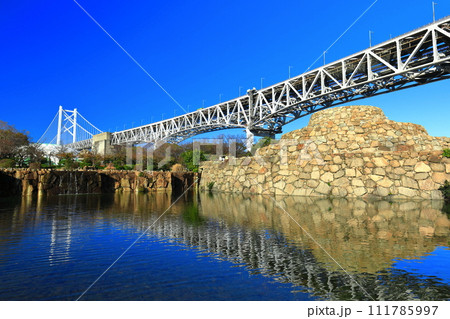【香川県】快晴の瀬戸大橋（瀬戸大橋記念公園） 111785997