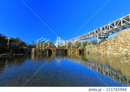【香川県】快晴の瀬戸大橋（瀬戸大橋記念公園） 111785998