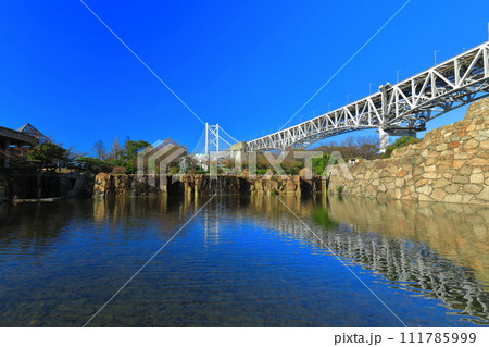 【香川県】快晴の瀬戸大橋（瀬戸大橋記念公園） 111785999