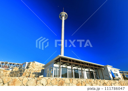 【香川県】快晴の瀬戸大橋タワー（瀬戸大橋記念公園） 111786047