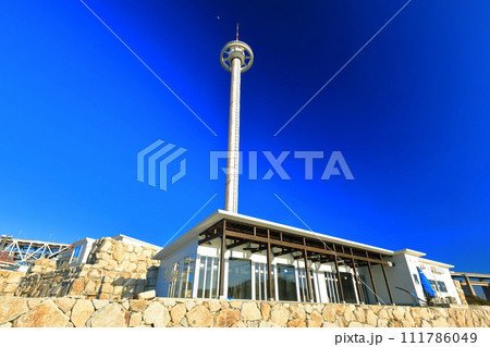 【香川県】快晴の瀬戸大橋タワー（瀬戸大橋記念公園） 111786049