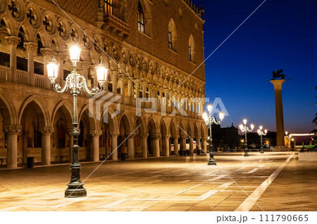 Doge`s Palace or Palazzo Ducale on St Mark`s square in the Venice city center at night. 111790665