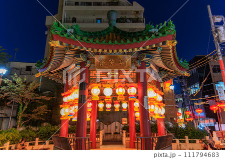神奈川県 横浜市 横浜中華街(會芳亭)夜景 神奈川県 横浜市 横浜中華街(會芳亭)夜景 111794683