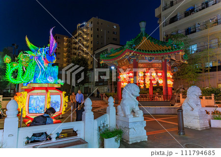 神奈川県 横浜市 横浜中華街(會芳亭)夜景 神奈川県 横浜市 横浜中華街(會芳亭)夜景 111794685
