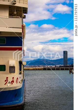 【びわ湖風景】浜大津　雄大な雲と冬の寒さが増す湖南を歩く 111797913