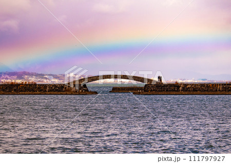 【びわ湖風景】浜大津 雄大な雲と冬の寒さが増す湖南を歩く 【びわ湖風景】浜大津 雄大な雲と冬の寒さが増す湖南を歩く 111797927