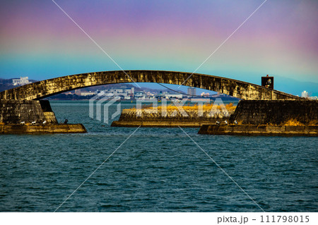 【びわ湖風景】浜大津　雄大な雲と冬の寒さが増す湖南を歩く 111798015