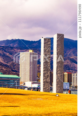 【びわ湖風景】浜大津　雄大な雲と冬の寒さが増す湖南を歩く 111798490