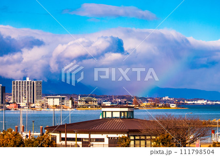 【びわ湖風景】浜大津 雄大な雲と冬の寒さが増す湖南を歩く 【びわ湖風景】浜大津 雄大な雲と冬の寒さが増す湖南を歩く 111798504