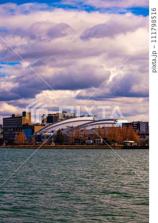 【びわ湖風景】浜大津　雄大な雲と冬の寒さが増す湖南を歩く 111798516