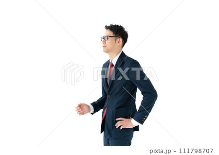 スーツ姿の男性ビジネスマン 111798707