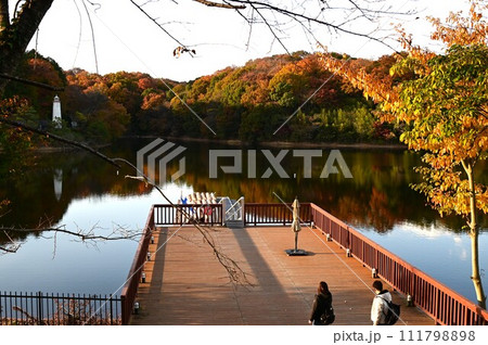あけぼの子どもの森公園（宮沢湖）の秋 111798898