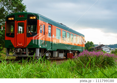 静岡県周智郡森町一宮　天竜浜名湖鉄道と沿線の風景 111799180