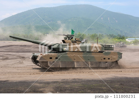 爆走する陸上自衛隊10式戦車 爆走する陸上自衛隊10式戦車 111800231