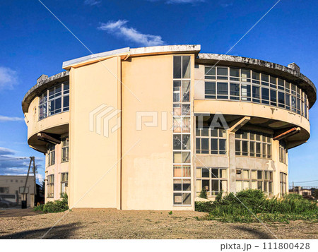 室蘭市立絵鞆小学校　2棟の円形校舎 111800428