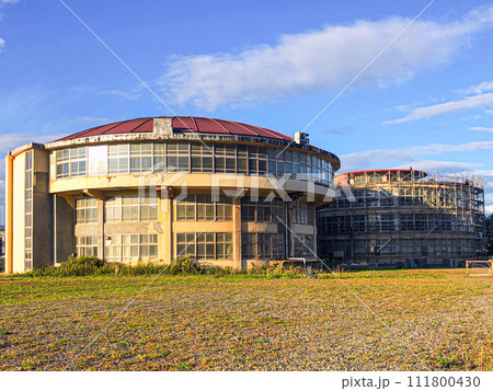 室蘭市立絵鞆小学校　2棟の円形校舎 111800430