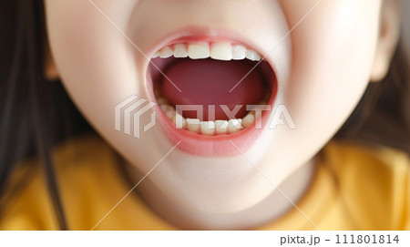 幼い女の子の健康な歯「AI生成画像」 111801814